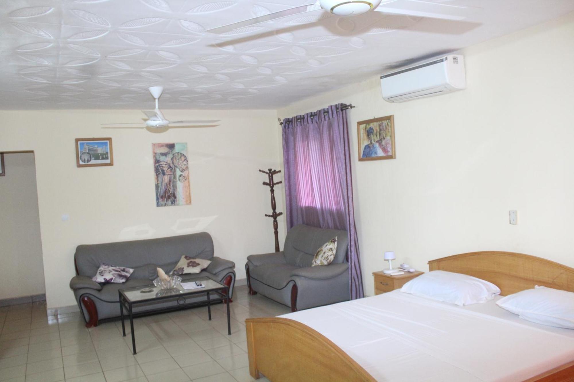 Residence Diane Ouagadougou Bagian luar foto